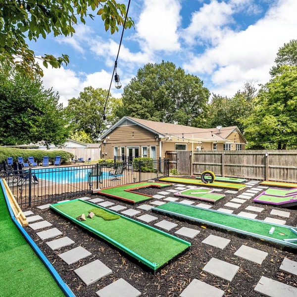 Mini-Golf ~ Heated Pool ~ Hot Tub ~ Game Room