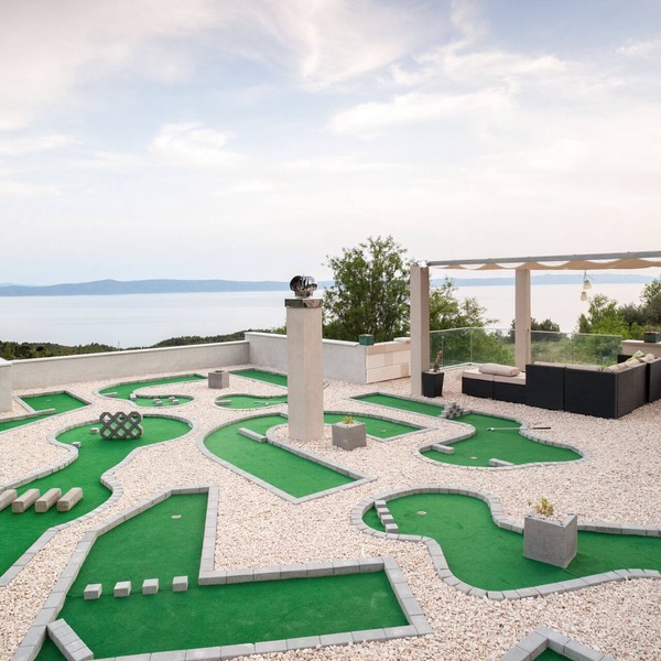 Minigolf,Bikes,Pool,Jacuzzi,Sauna, Gym