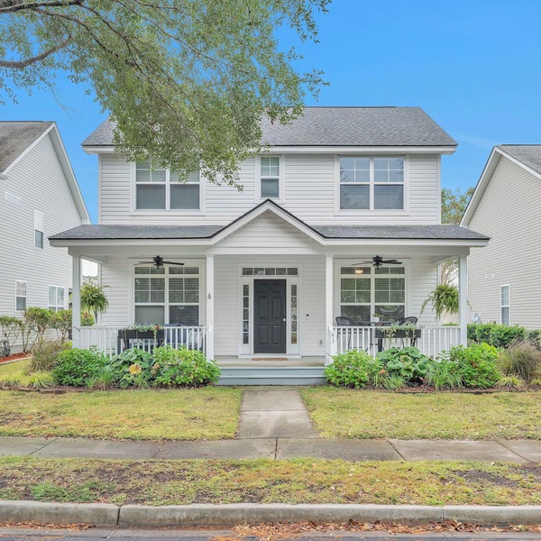 Mins to Downtown & Beach, Sleeps 10, Pool