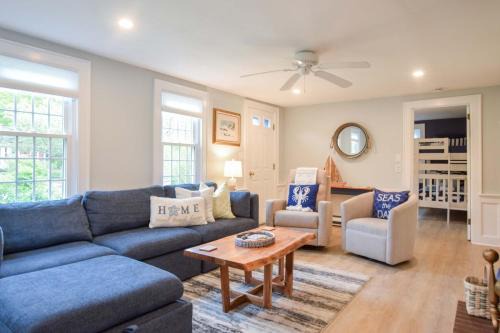 Minutes to Nantucket Sound Beaches