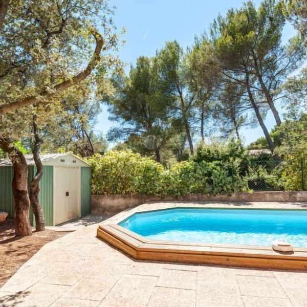 Mireio by Interhome