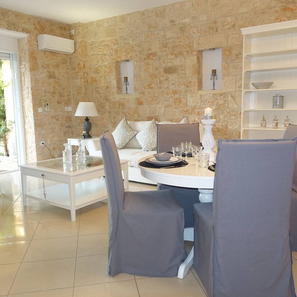 Miss Nefeli - Sublime Stone Appartment in Perdika, Aegina Island