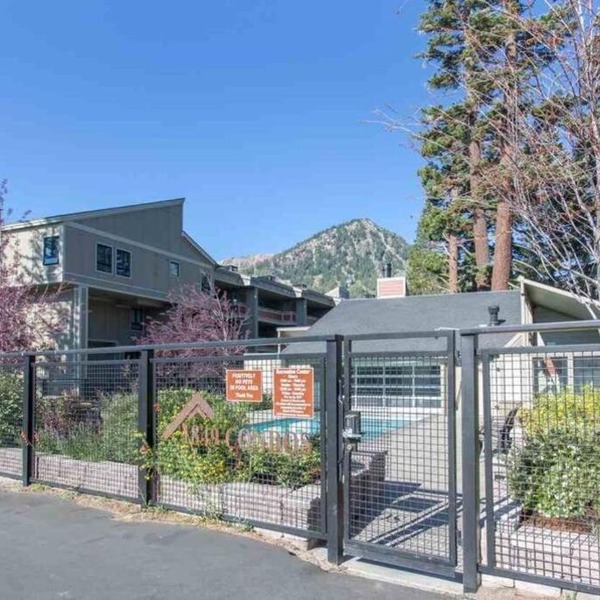 Misty Mountain Hideaway - Views, Comfort, Pool/Spa