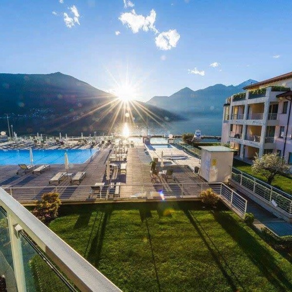 Modern Italian Lakes apartment with pool
