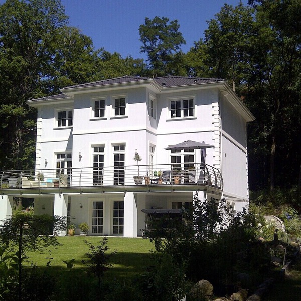 Modern apartment in spacious villa, 3,000 sqm property, south-facing slope, forest, WIFI