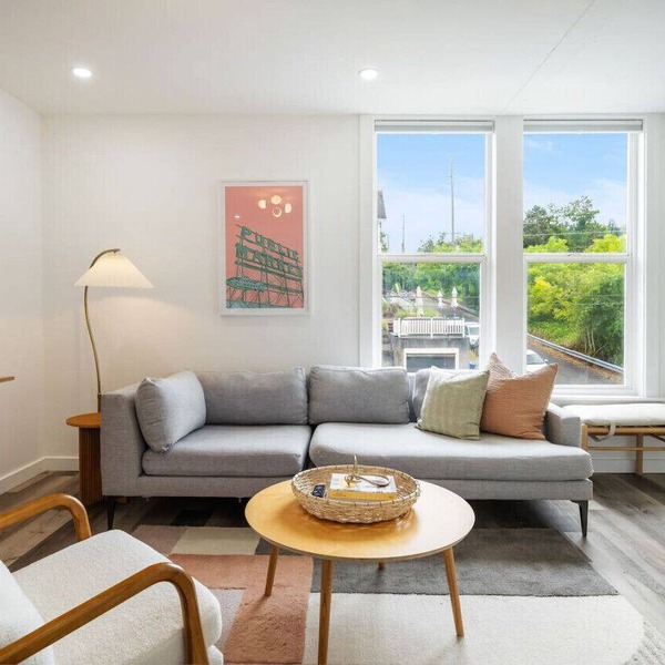 Modern 1BD Apt–Perfect Location!