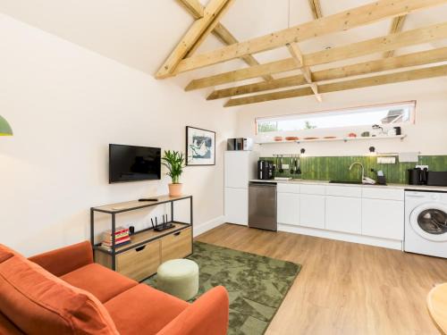 Modern 1Bed Studio with Parking Leamington Spa Pass the Keys