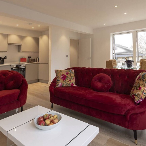 Modern 2 Bed/2 Bath Apartment with Parking in Bath