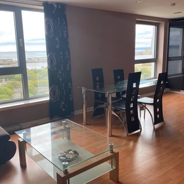 Modern 2 bed Apartment With Stunning Seaside View