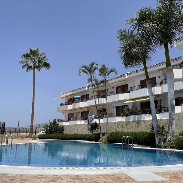 Modern 2 bedroom (70sqm2) apartment with sea view
