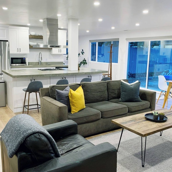 Modern 2 BR, Spacious Guesthouse in Seward Park/Columbia City Next to Lake WA