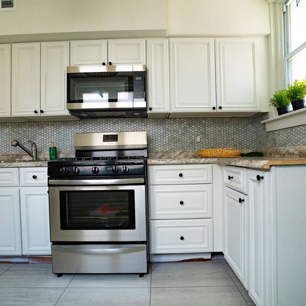 Modern 2BD/1BA Cottage, Steps from Beach+Caesars
