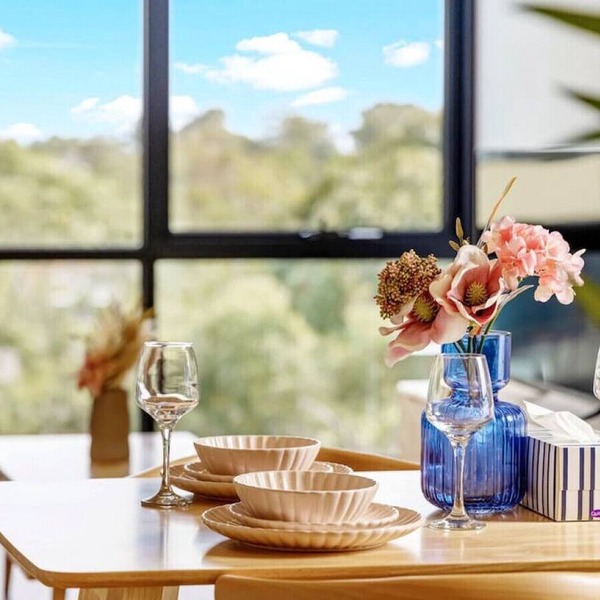 Modern 2BR Oasis - Walk to MQ Uni & Hospital