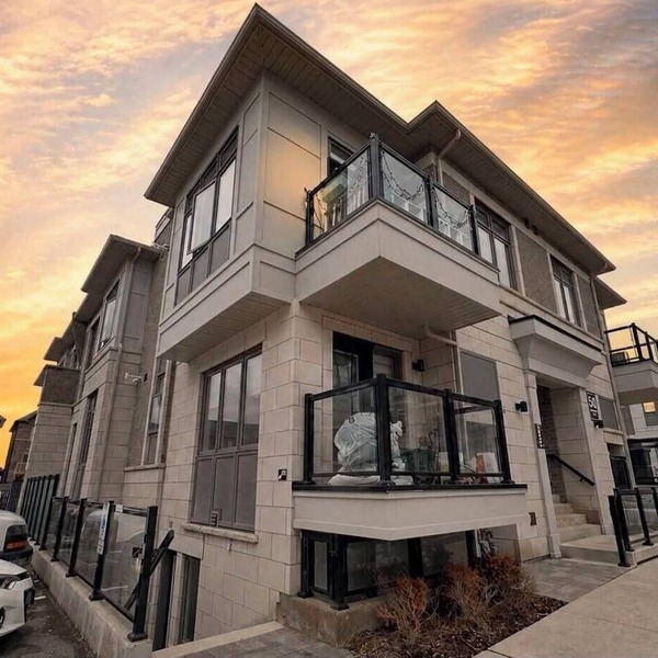 Modern 2BR Suite | Near Airport | Free Parking | Easy Access to Downtown Toronto