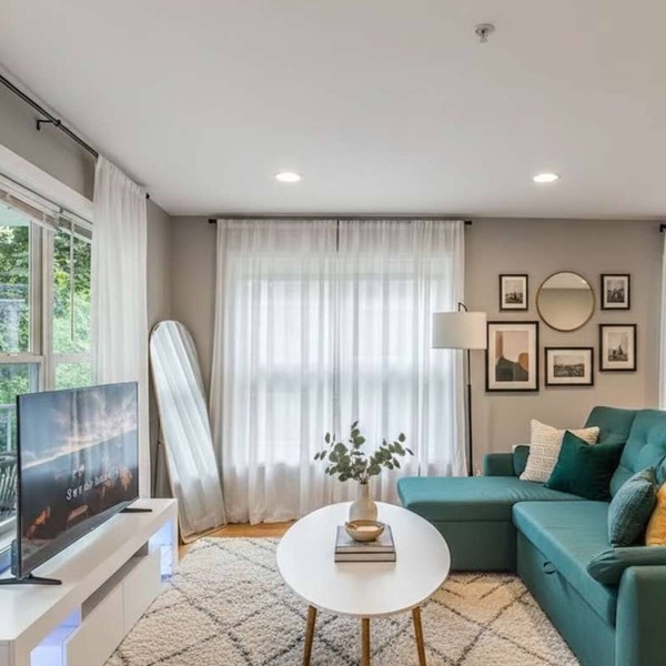 Modern 3 Bed 3 Bath Condo in Uptown