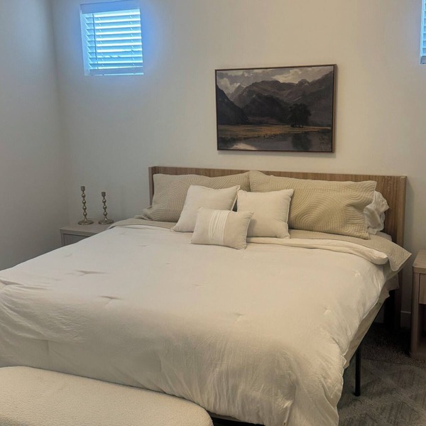Modern 3 bed condo in heart of Riverton