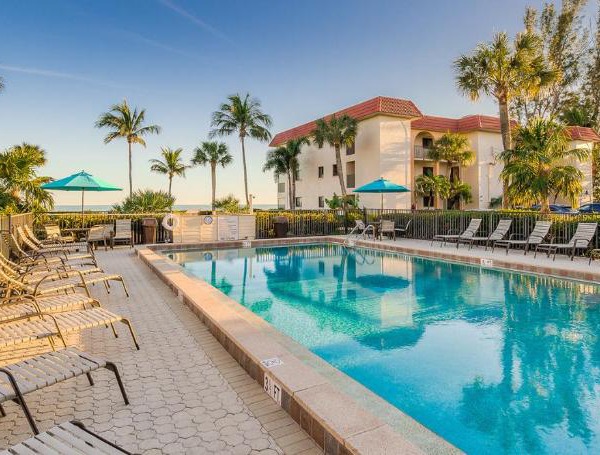 Modern 3rd story beachfront condo on Sanibel Island 2D3
