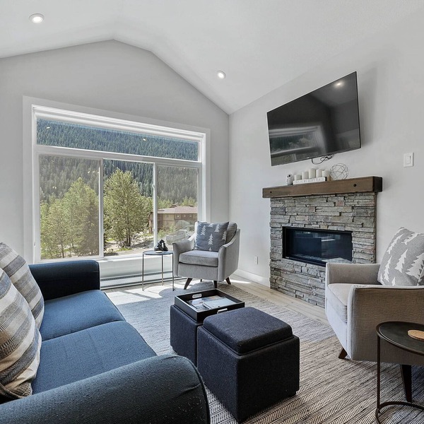 Modern 4 Season Mountain Living