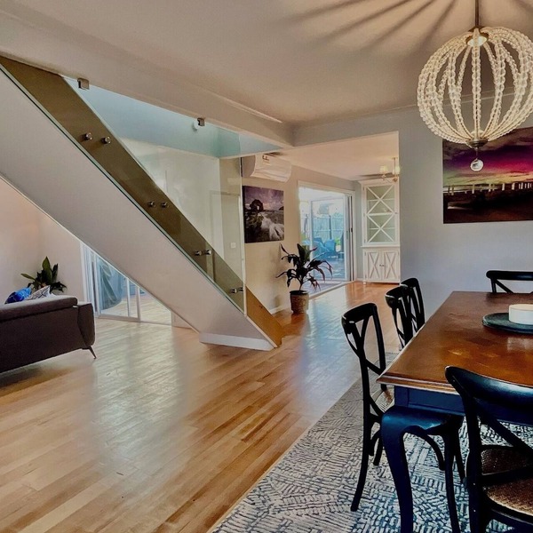 Modern 4BR Beachfront Home, incredible views.