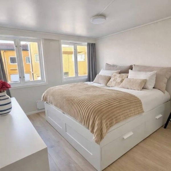 Modern 4BR Beachfront Apartment with Dock + Free Parking