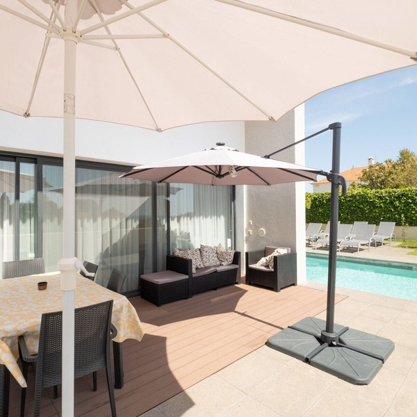 Modern accessible villa [17]