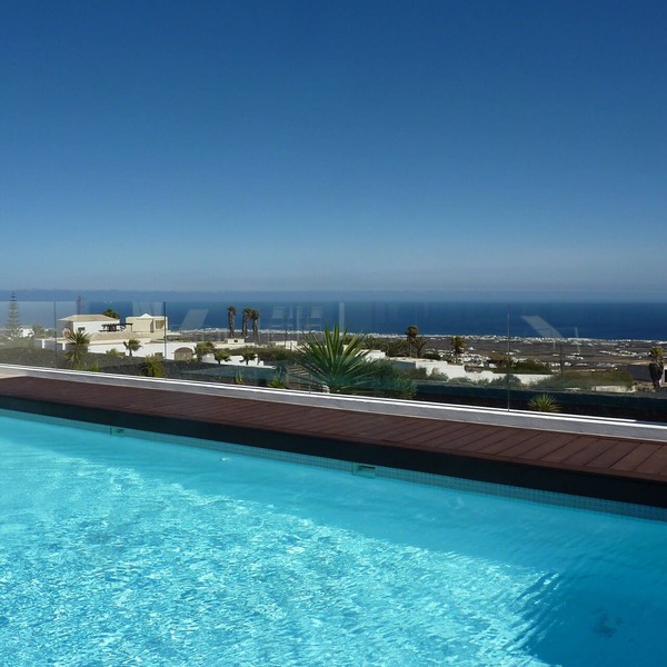 modern accommodation, large pool, sea view, satellite TV
