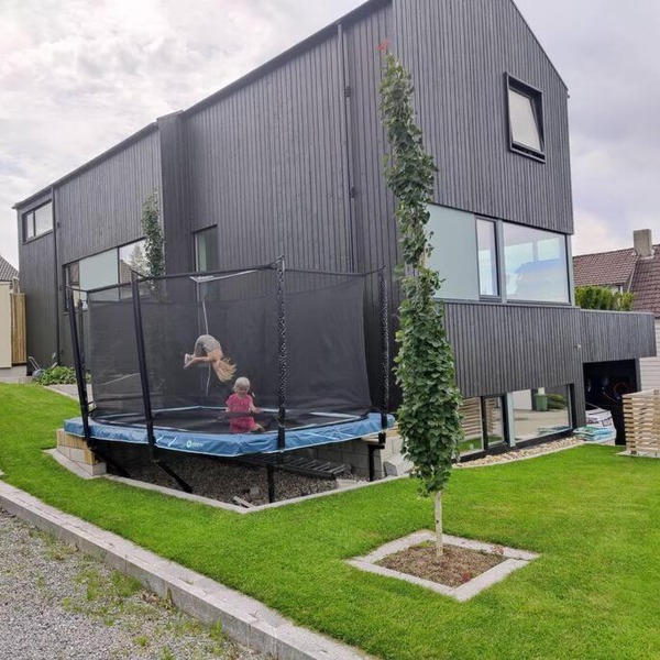 Modern and comfortable apartment in attractive neighborhood