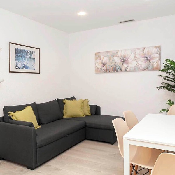 Modern and Ideal for Families in Barcelona Eixample