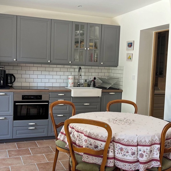 Modern apartment 10min to walk to the city center WITH swimming pool