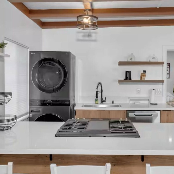 Modern Apartment Near Disneyland - Free Parking