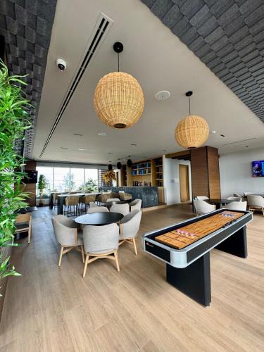 Modern Apartment Pool & Gym by Paseo Santa Lucía