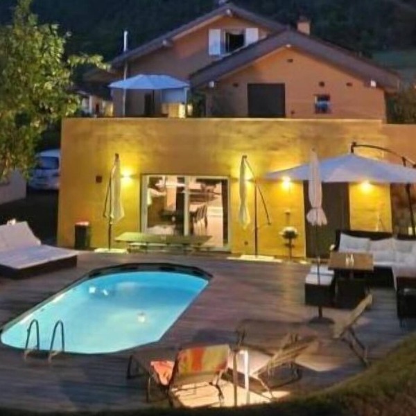 Modern apartment surrounded by greenery, 20 minutes from the ski slopes and the lake