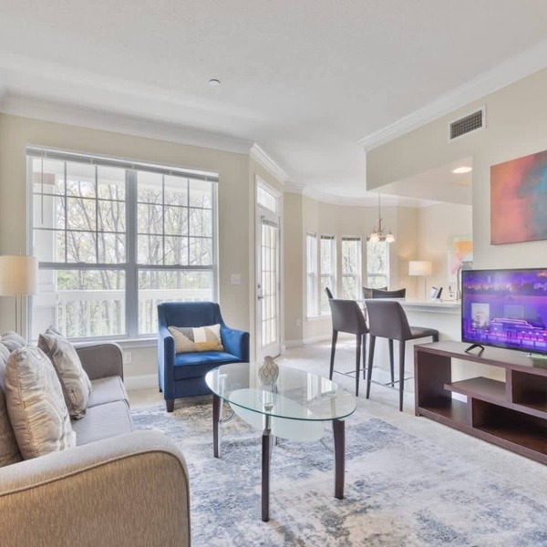 Modern Apt with Private Garage