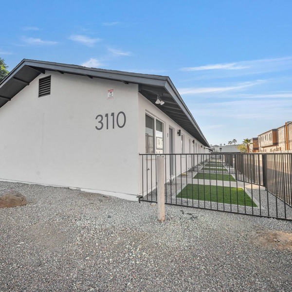 Modern Arcadia Lite Suite Near Airport & Dining