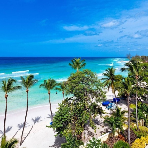 Modern Beachfront Condo with Pool - Sapphire 517