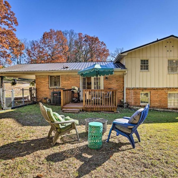 Modern Birmingham Escape w/Yard + Fire Pit!