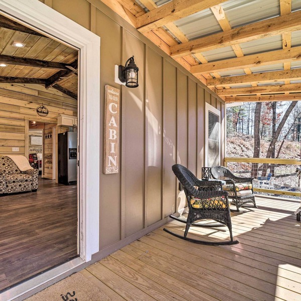 Modern Cabin w/Fire Pit < 3 Mi to Trails!