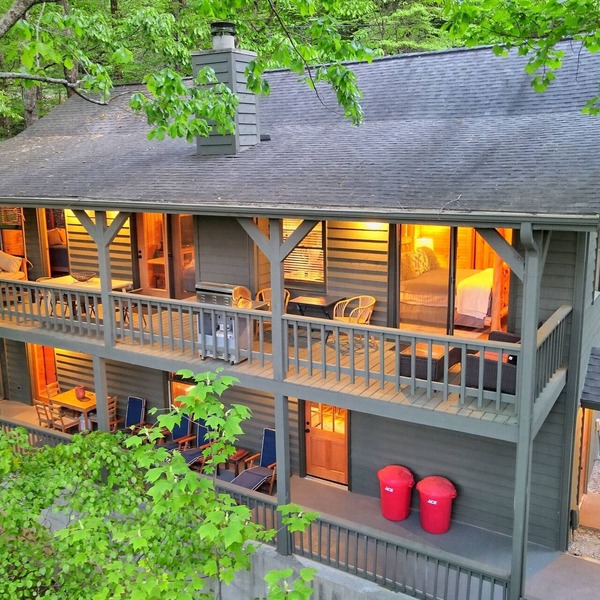 Modern Cabin with Great Views Close to Downtown Clayton