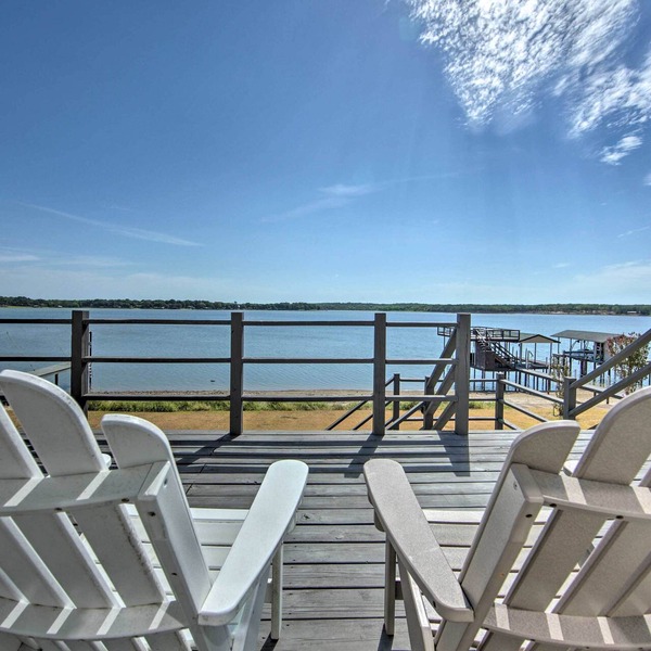 Modern Cedar Creek Lake Retreat w/Panoramic View!