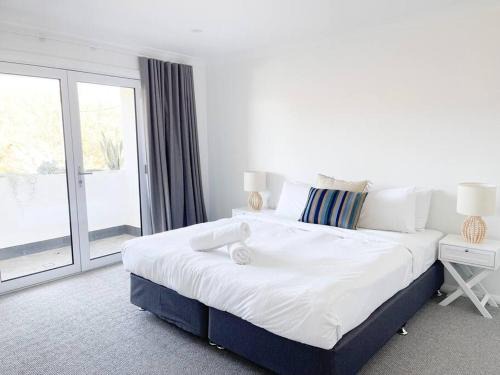 Modern Central Retreat 1
