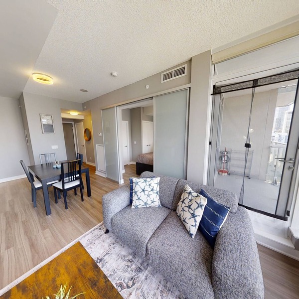 Modern Central Studio Condo in DT Toronto