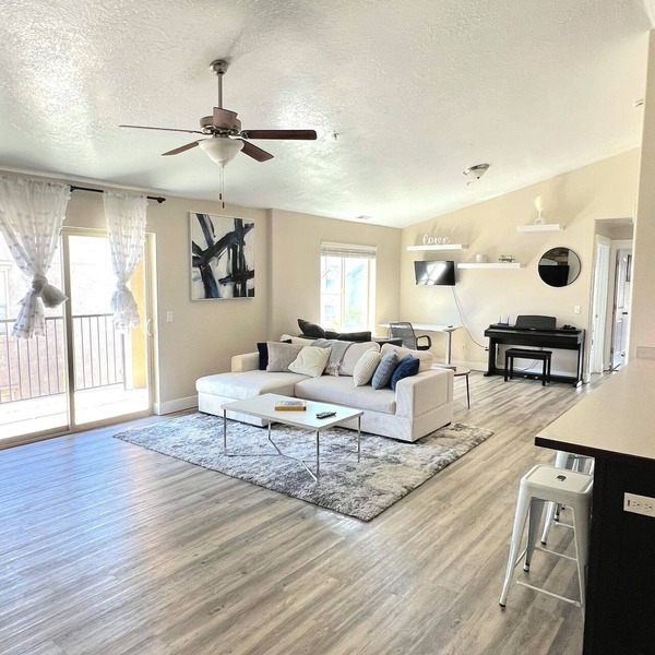 Modern Clean 2Bed 2Bath Condo. Next to Payson Temple, I15, Walmart, and more!