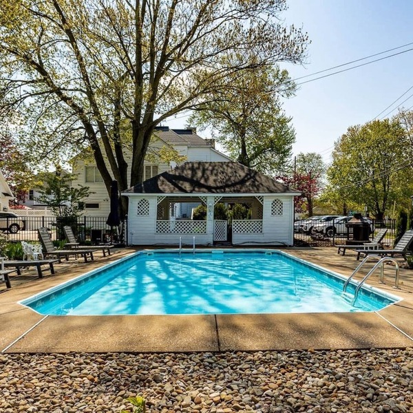 Modern Coast Retreat - pool & walk to the beach