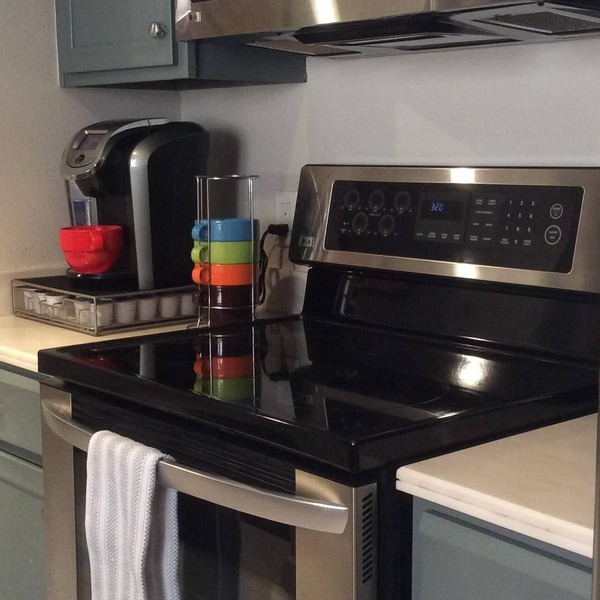 Modern Comfy 2 BR 2 BA Ground Floor Condo Steps to Downtown PS