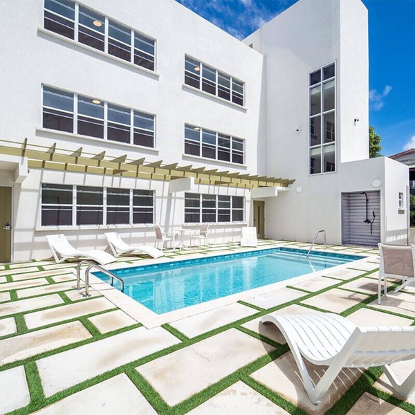 Modern Condo with Resort Pool Near Beach - Coral Beach 107