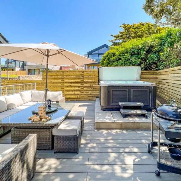 Modern Constantine Bay home with private hot tub, close to the beach and golf