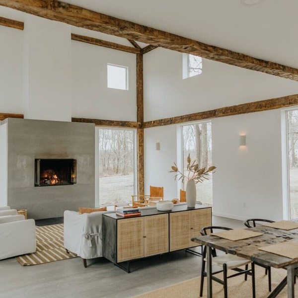 Modern Converted Barn with Hot Tub!
