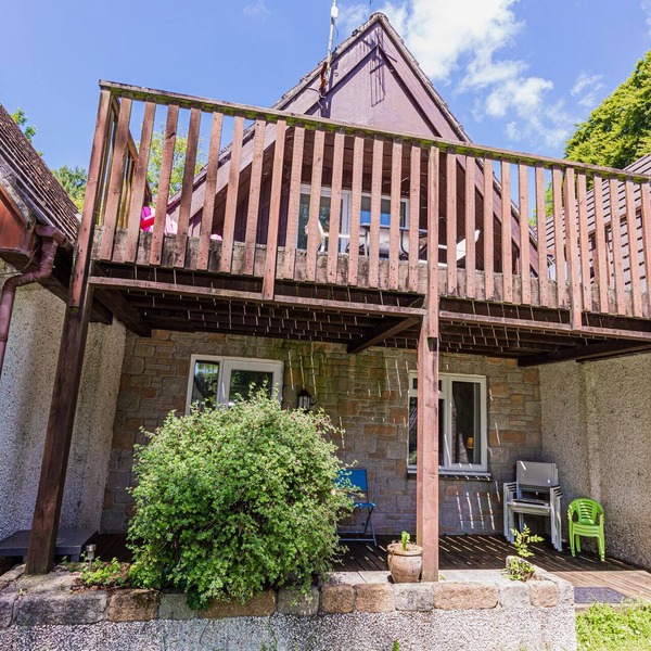 Modern cornwall countryside lodge with pool access