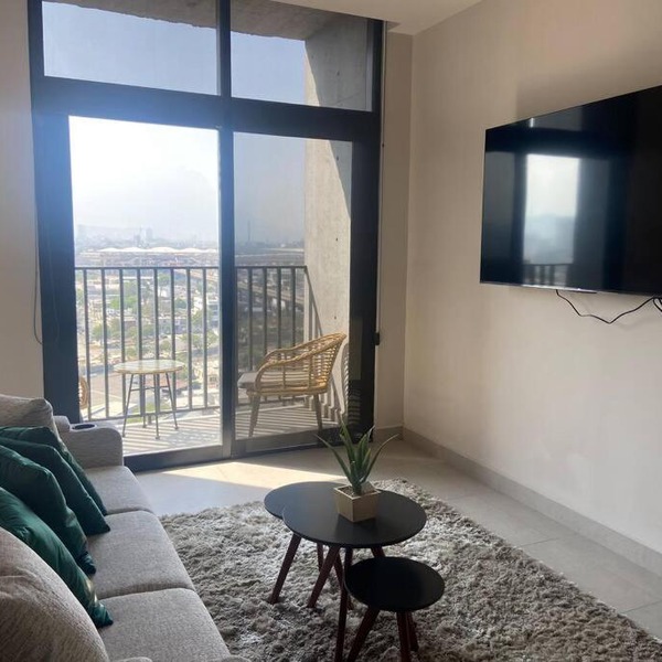 Modern, cozy, in front of Fundidora, free parking