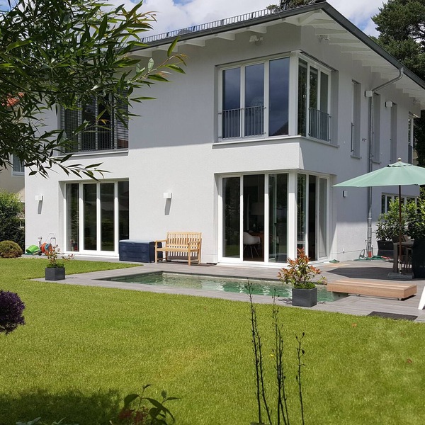 Modern, cozy villa with pool and garden